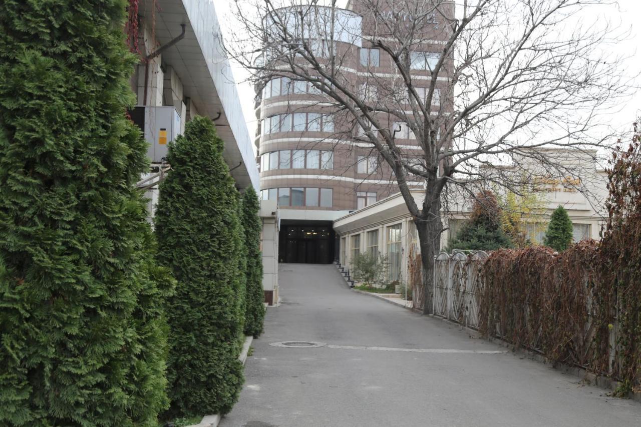 Maryotel Lebedinovka Bagian luar foto